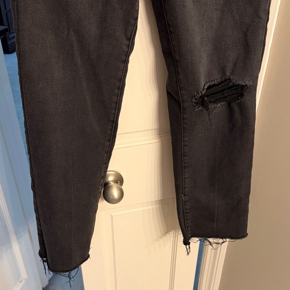 Kensie black distressed cropped jeans - Picture 4 of 7